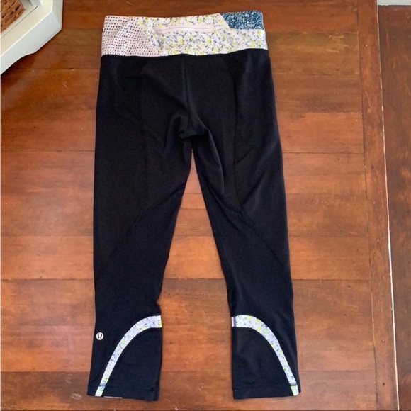 Lululemon Run Inspire Crop II Fresh Fleur Neutral - Picture 2 of 15